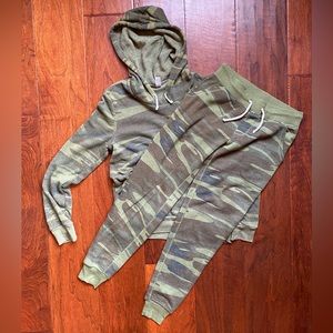Camo Alternative sweatsuit